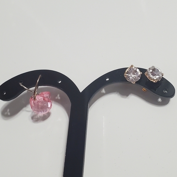 4/20 Light Pink Crystal Teardrop and Silver Stud Earrings. 🌴 - Picture 5 of 5